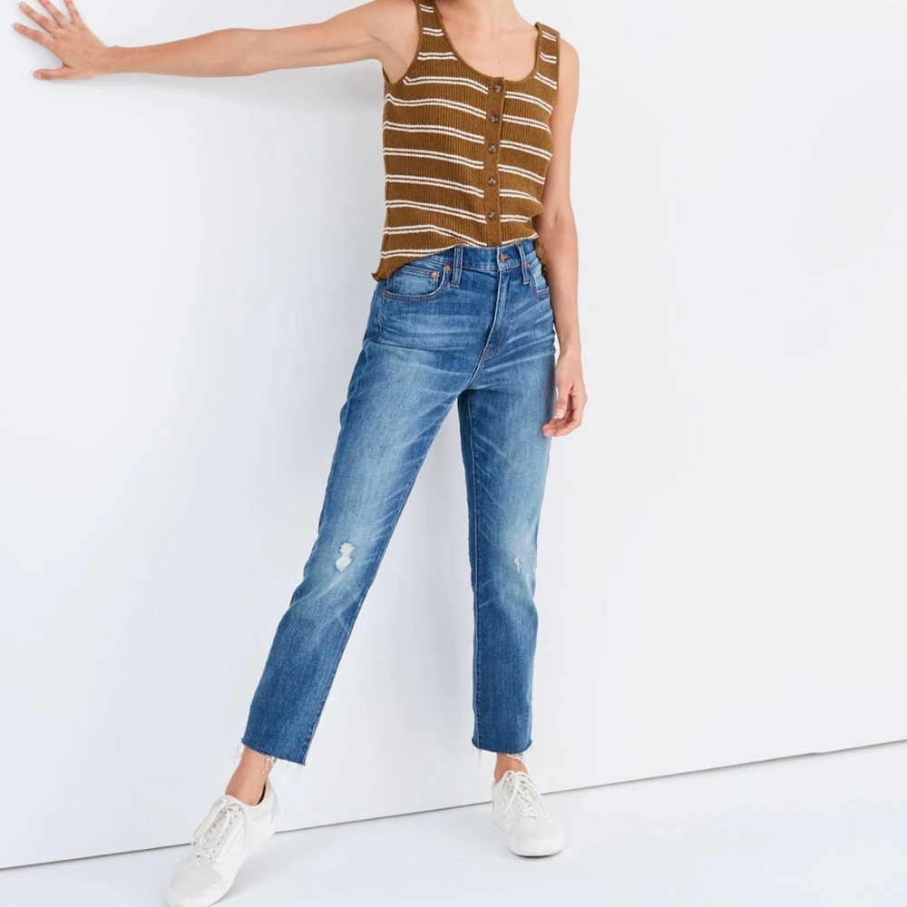 The Petite High-Rise Slim Boyjean in Dover Wash: Raw-Hemmed Edition Sz33P